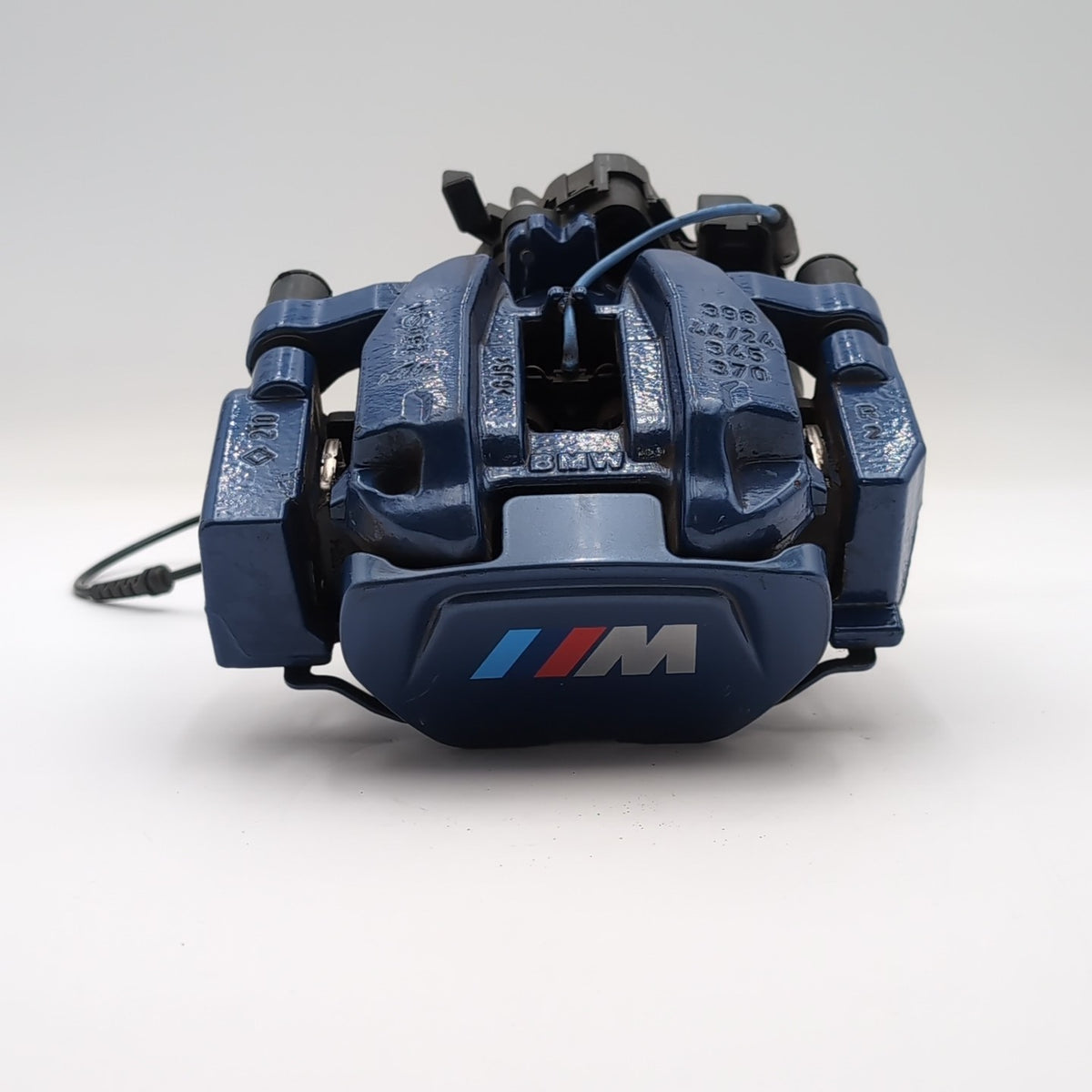 2025 BMW 550E M Sport Rear Right Brake Caliper OEM 8834276