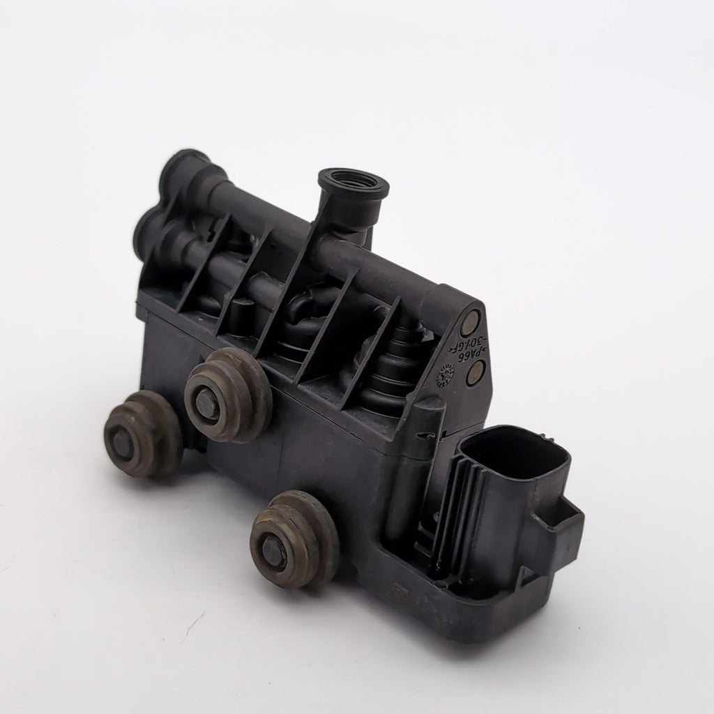 2006- 2013 Land Rover LR4 Air Suspension Transfer Relief Valve RVH000095