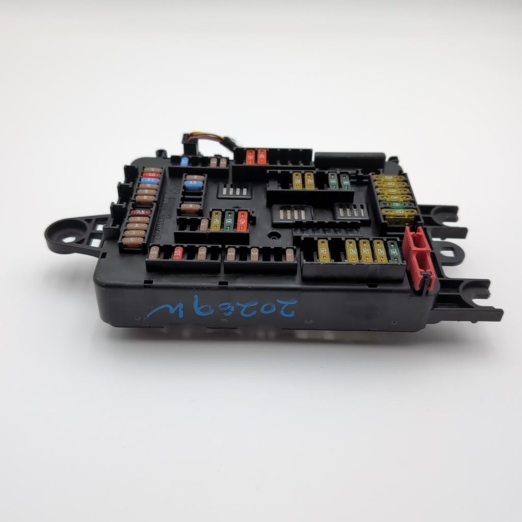 2013- 2016 BMW F30 F32 F34 F36 F80 F82 Rear Power Distribution Fuse Box 9337880