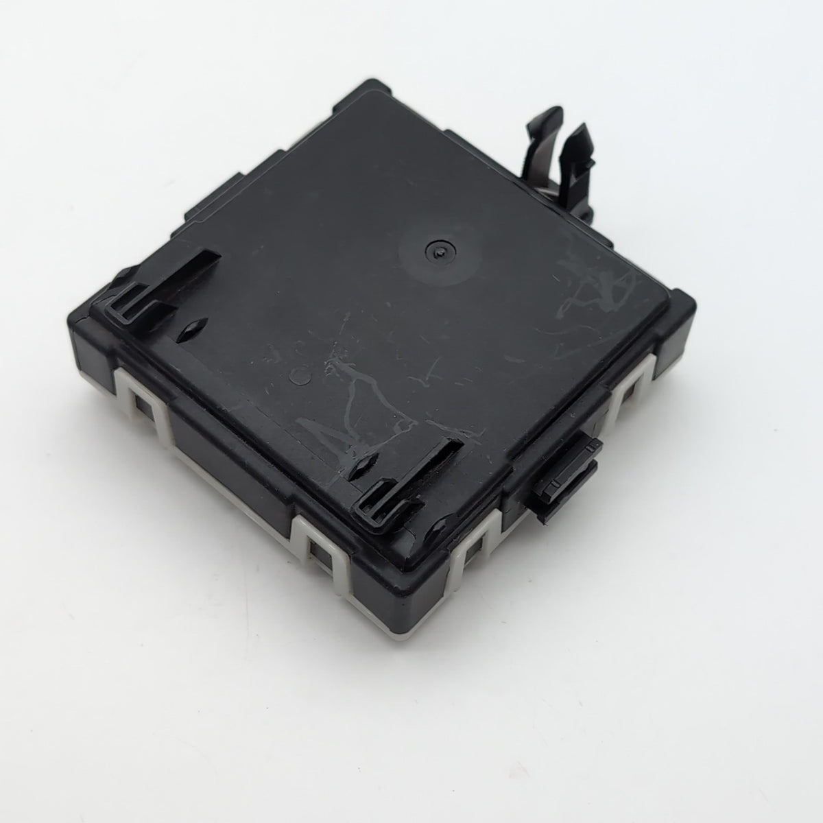 2019- 2022 MERCEDES A220 V177 FRONT RIGHT DOOR CONTROL MODULE OEM A1779005409