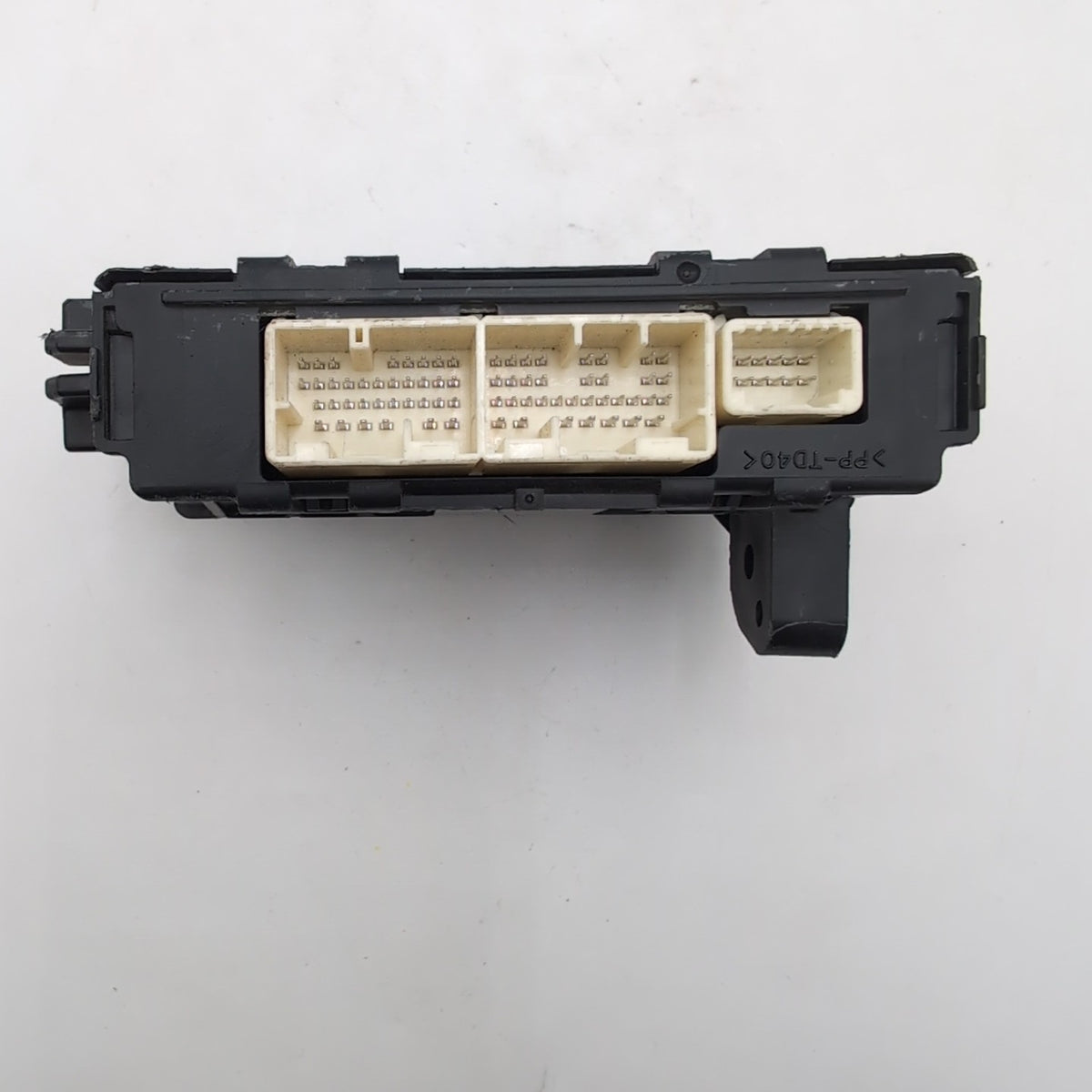 2019 2020 2021 Lexus RC350 Air Conditioner Amplifier Control Module 88650-24433