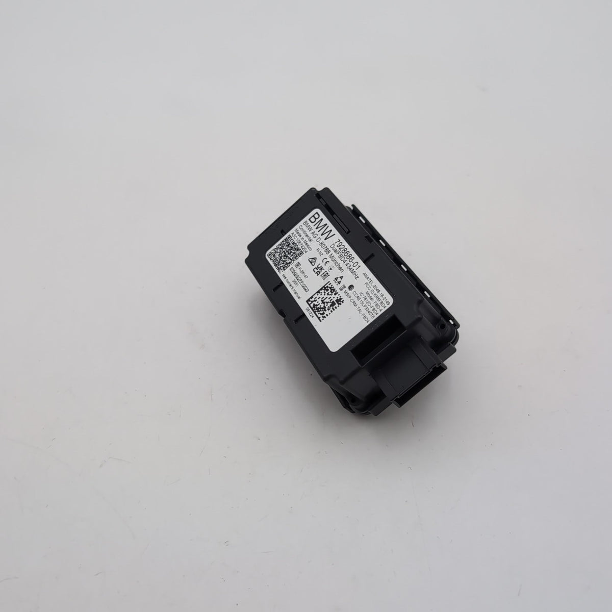 2025 BMW X3 M50 ANTENA AMP MODULE 7928686