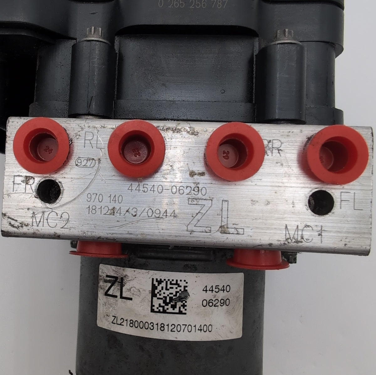 2018 2019 2020 Toyota Camry ABS Anti Lock Brake Pump Control Unit 44540-06290