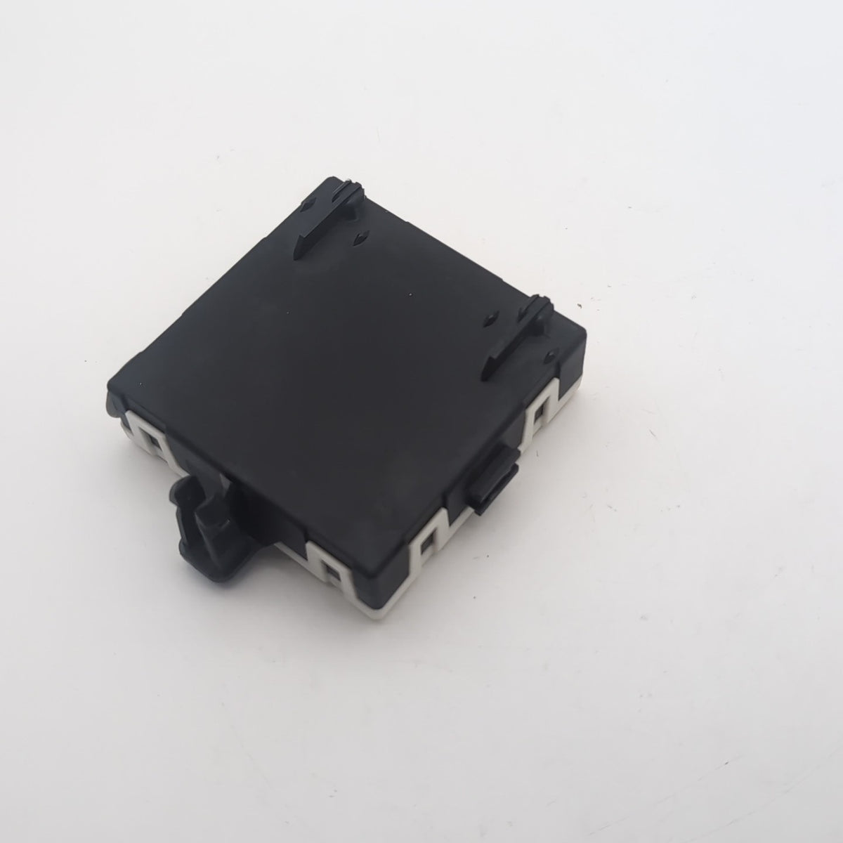 2015 - 2021 MERCEDES C300 W205 FRONT LEFT DOOR CONTROL MODULE OEM A2229001414