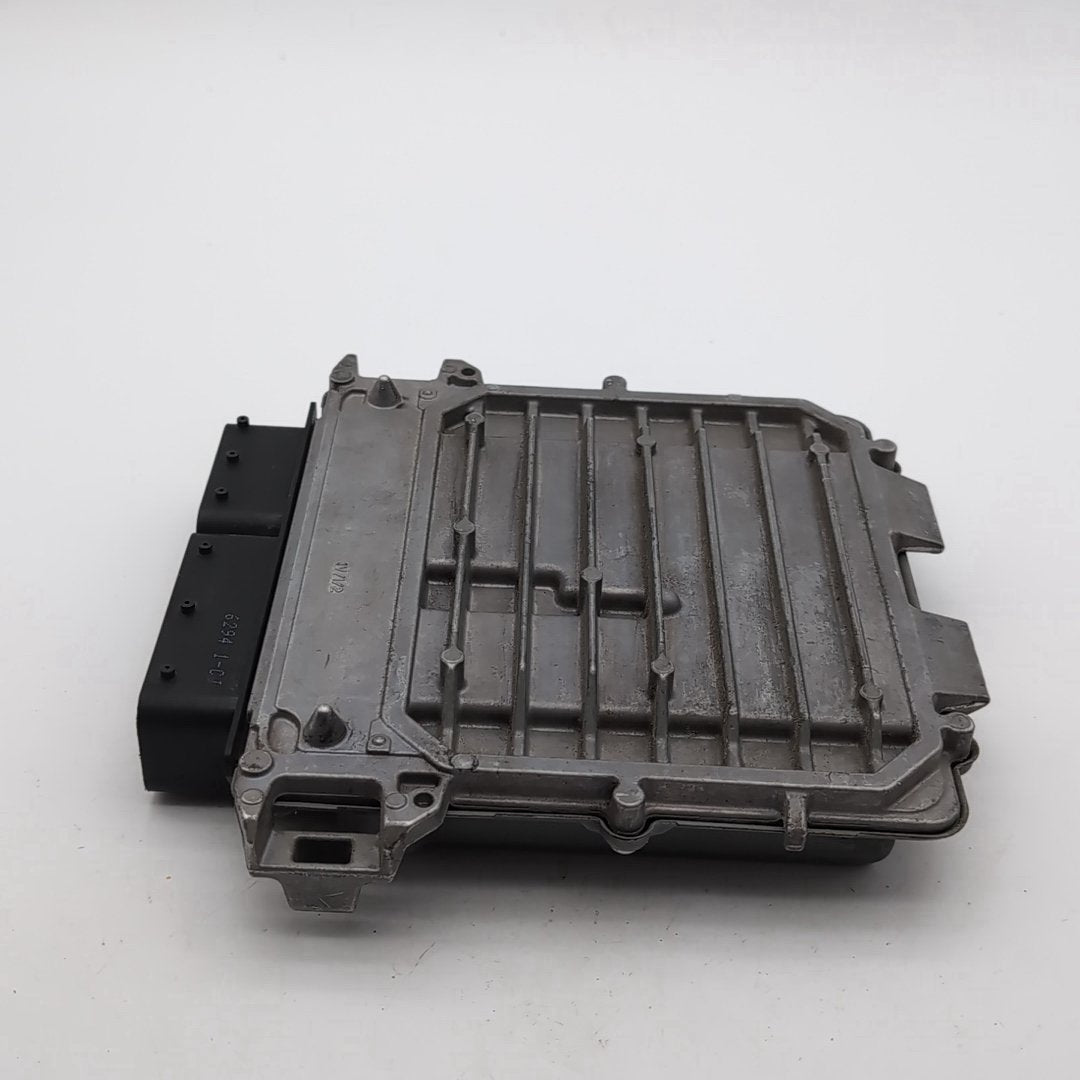 2015 2016 Mercedes C300 W205 Engine Computer Control Module A2749000800