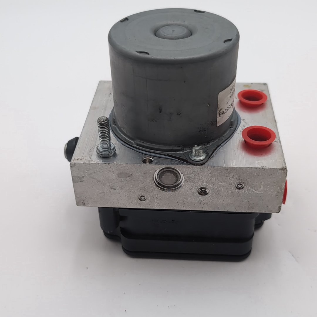 2018 Chevrolet Camaro ABS Anti Lock Brake Pump OEM 84244636