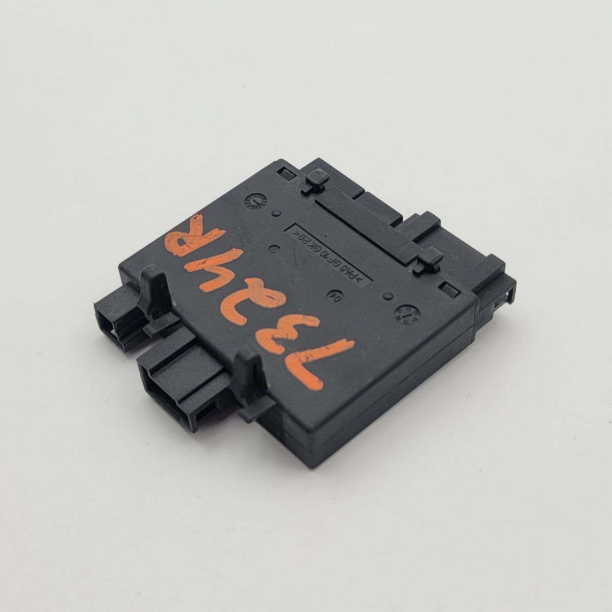 MERCEDES W209 CLK350 CLK550 CLK55 KEYLESS GO CONTROL MODULE OEM 2098202526