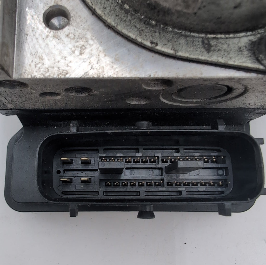 2011- 2014 Nissan Juke 1.6L ABS Anti Lock Brake Pump Control Unit 476601KC3B
