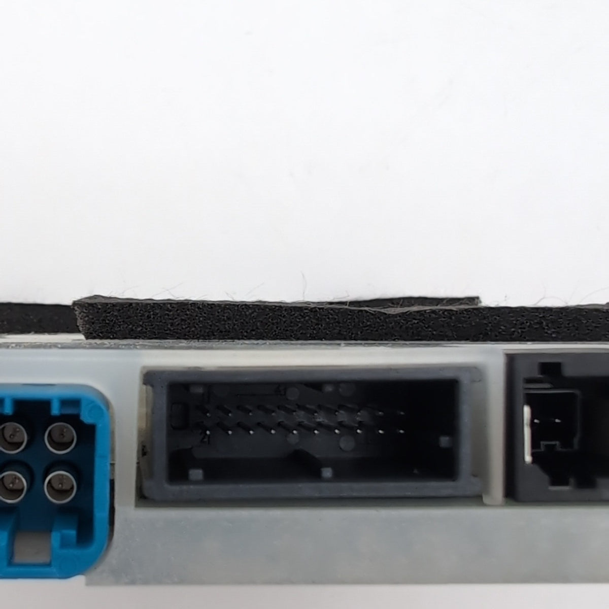 2025 BMW 330i G20 X1 U11 X3 G45 Antenna Telematics Control Module 5B5C761