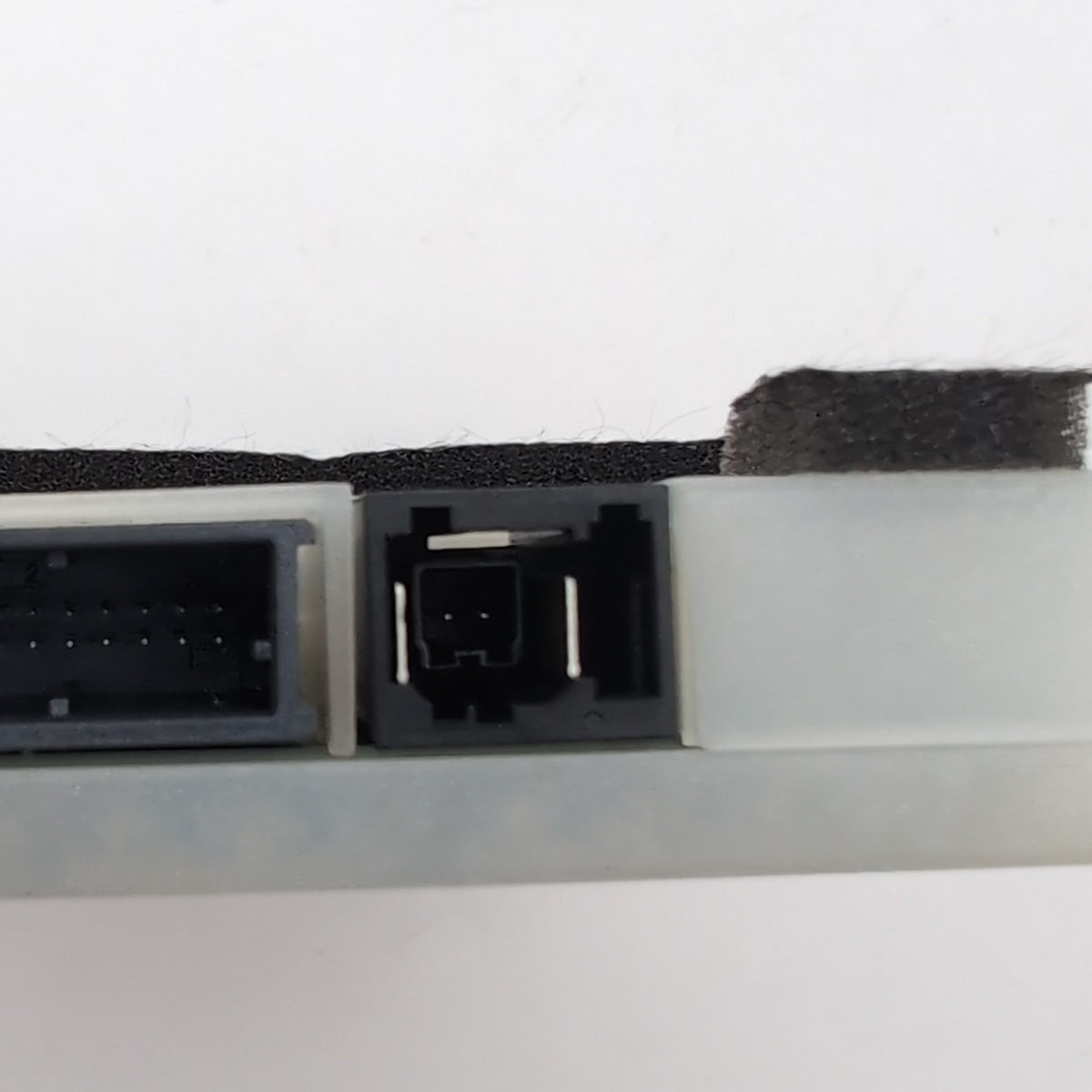 2025 BMW 330i G20 X1 U11 X3 G45 Antenna Telematics Control Module 5B5C761
