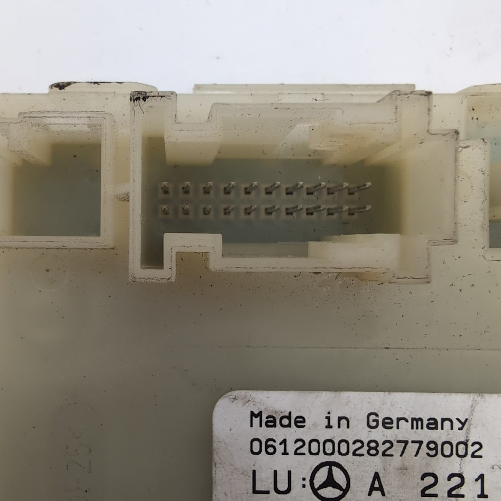 2010-2014 Mercedes W221 S550 S63 AMG Keyless Go Entry Control Module A2219000304
