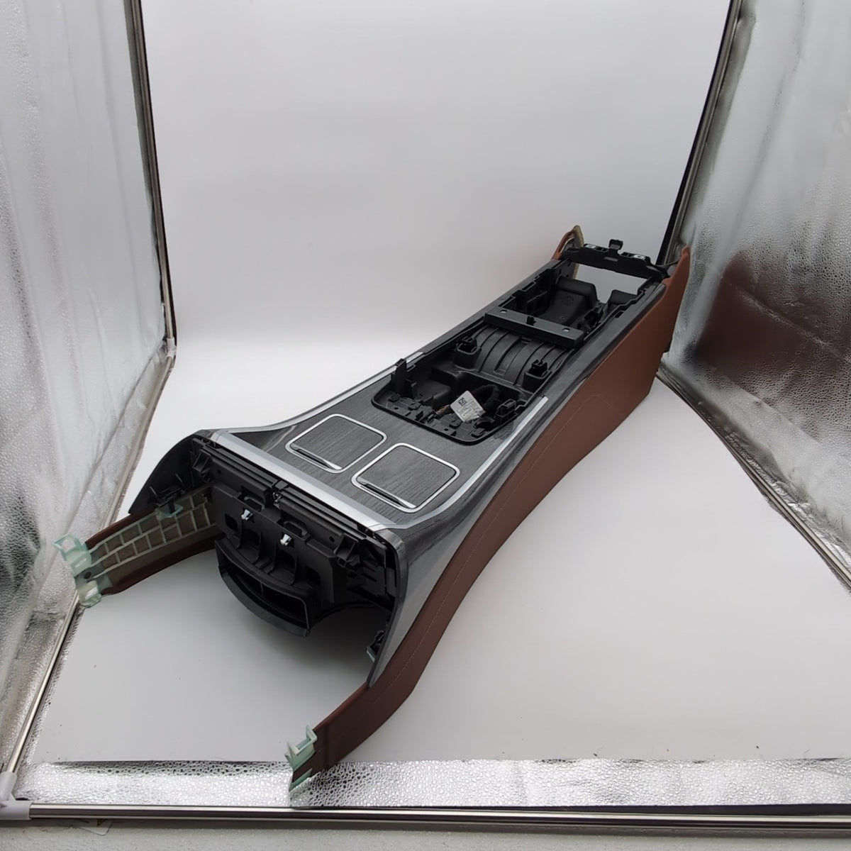 2024 Bmw i7 Center CONSOLE Sedan Tartufo Cup Holder Wireless Charger