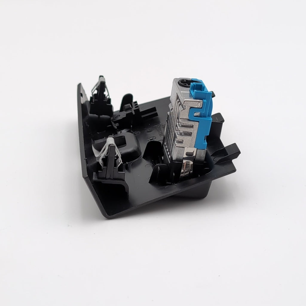 2019- 2024 BMW 330i G20 USB-C INTERFACE CHARGING PORT PLUG w/ TRIM