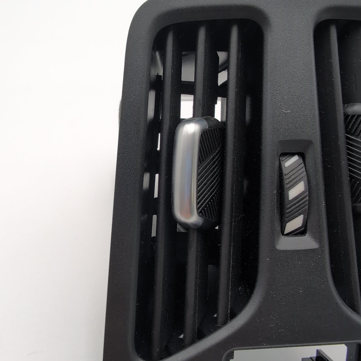 2022 2023 2024 2025 BMW X1 X2 Rear Console AC Heater Air Vent 9473179