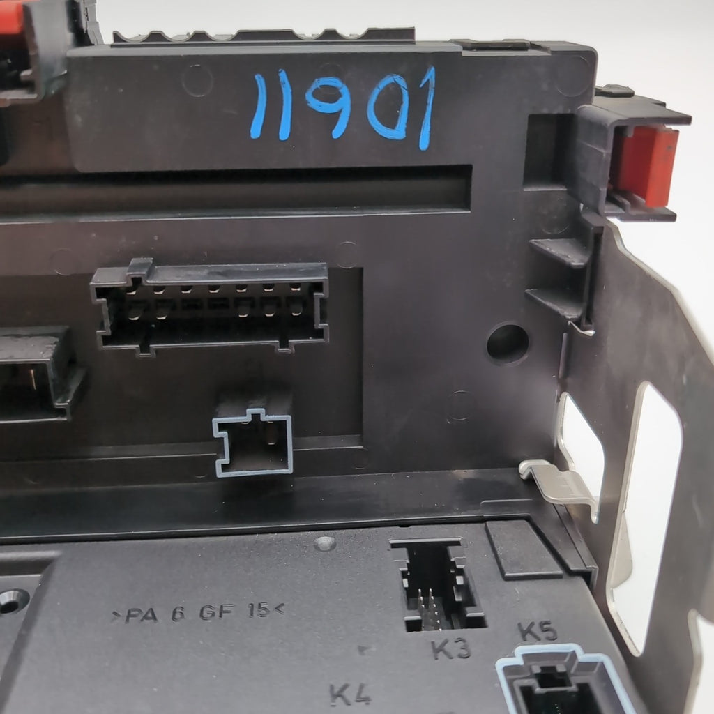 2007-09 Mercedes W221 S550 S63 AMG CL550 CL63 Rear Trunk Fuse Relay Junction Box