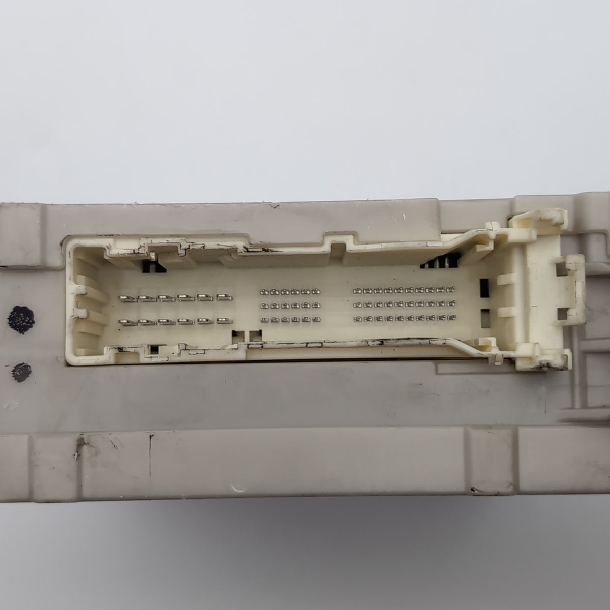 2010 2011 2012 Lexus Ls460 Xf40 Rear Trunk Fuse Relay Box Junction 82670-50150