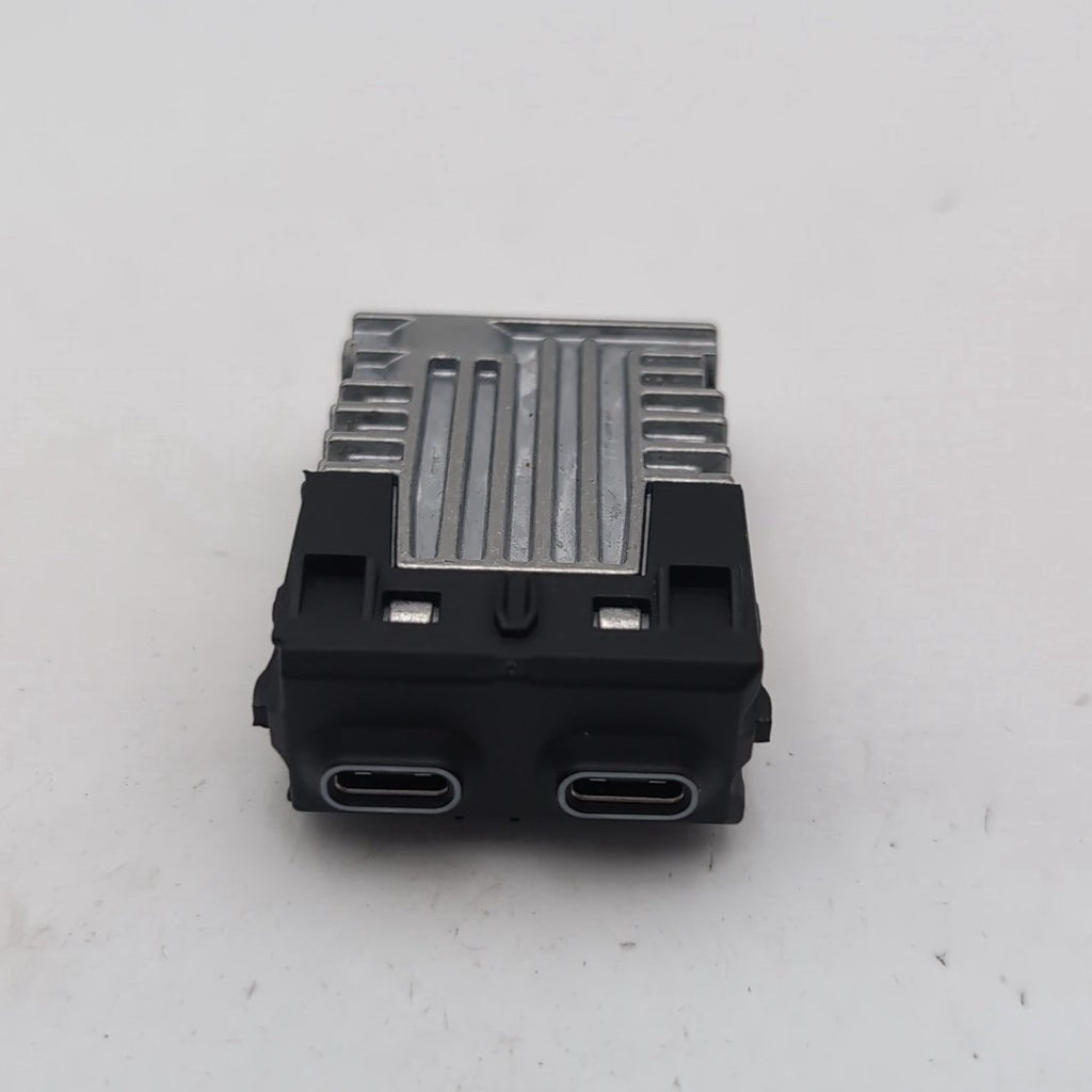 2025 2026 BMW 540i 530i 550e i5 M5 X3 G45 Dual Socket USB Port 5B51C73
