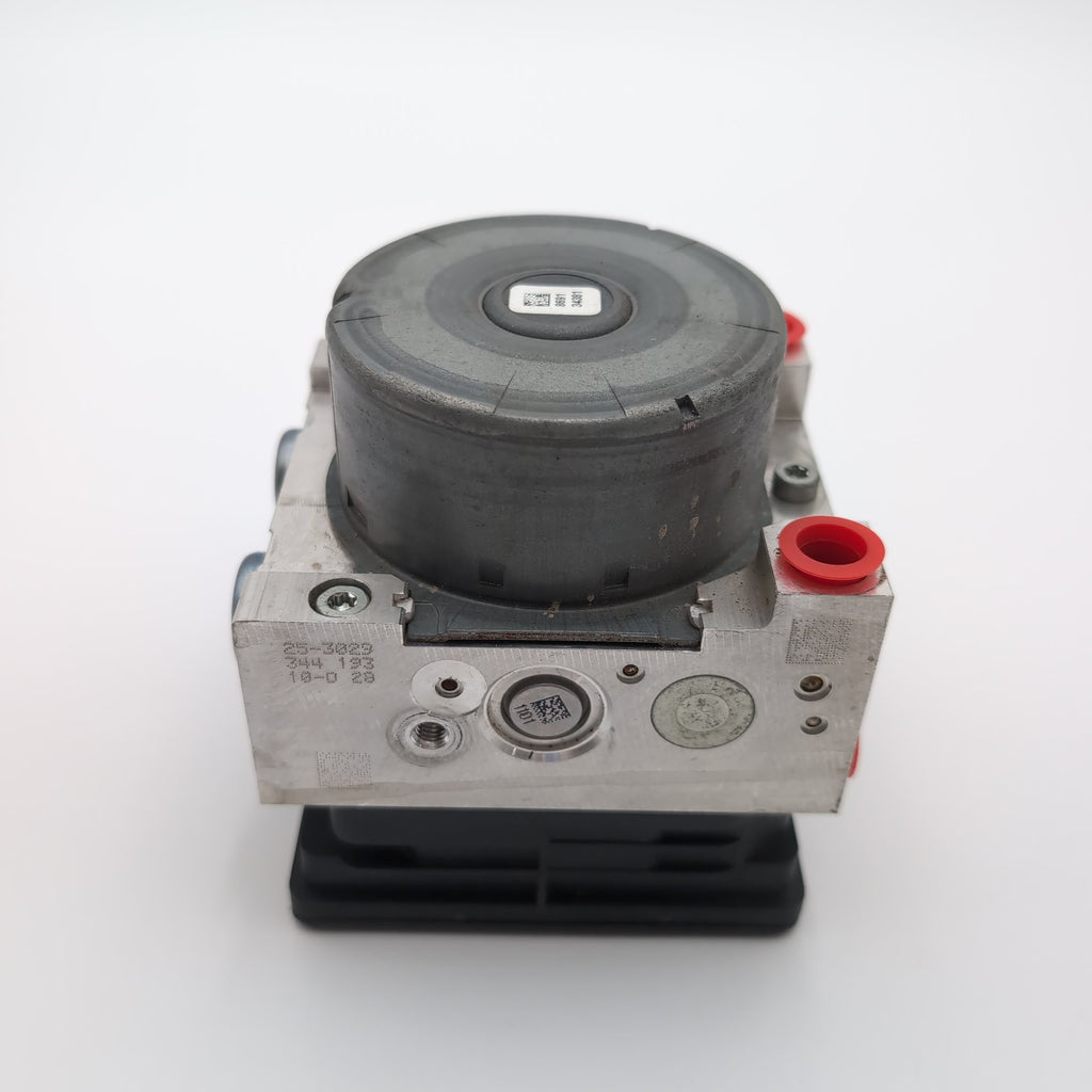 2018 2019 Chevrolet Equinox ABS Anti Lock Brake Pump 84560131