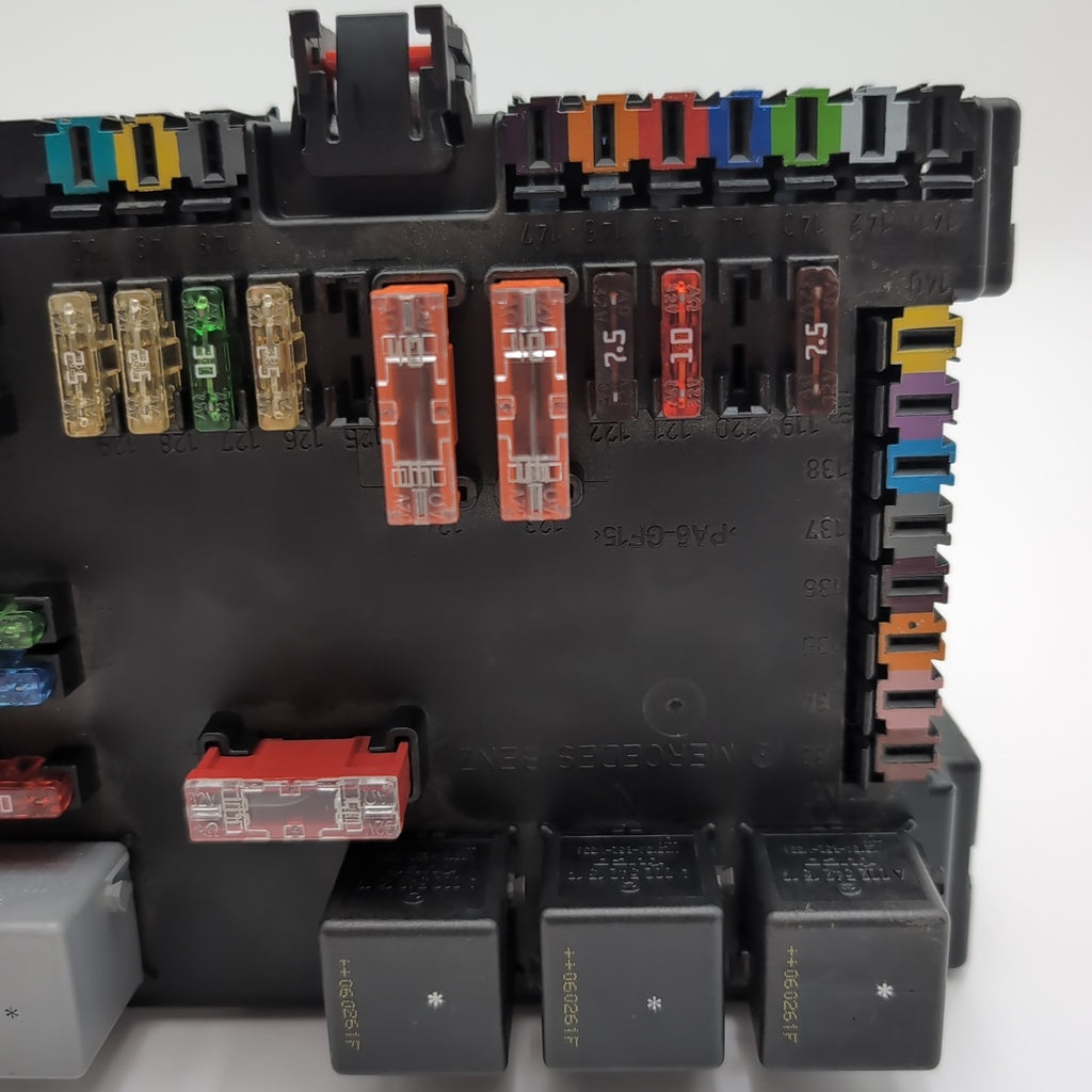 2007 2008 2009 Mercedes W221 S550 Rear Trunk Fuse Relay Junction Box A2215403050
