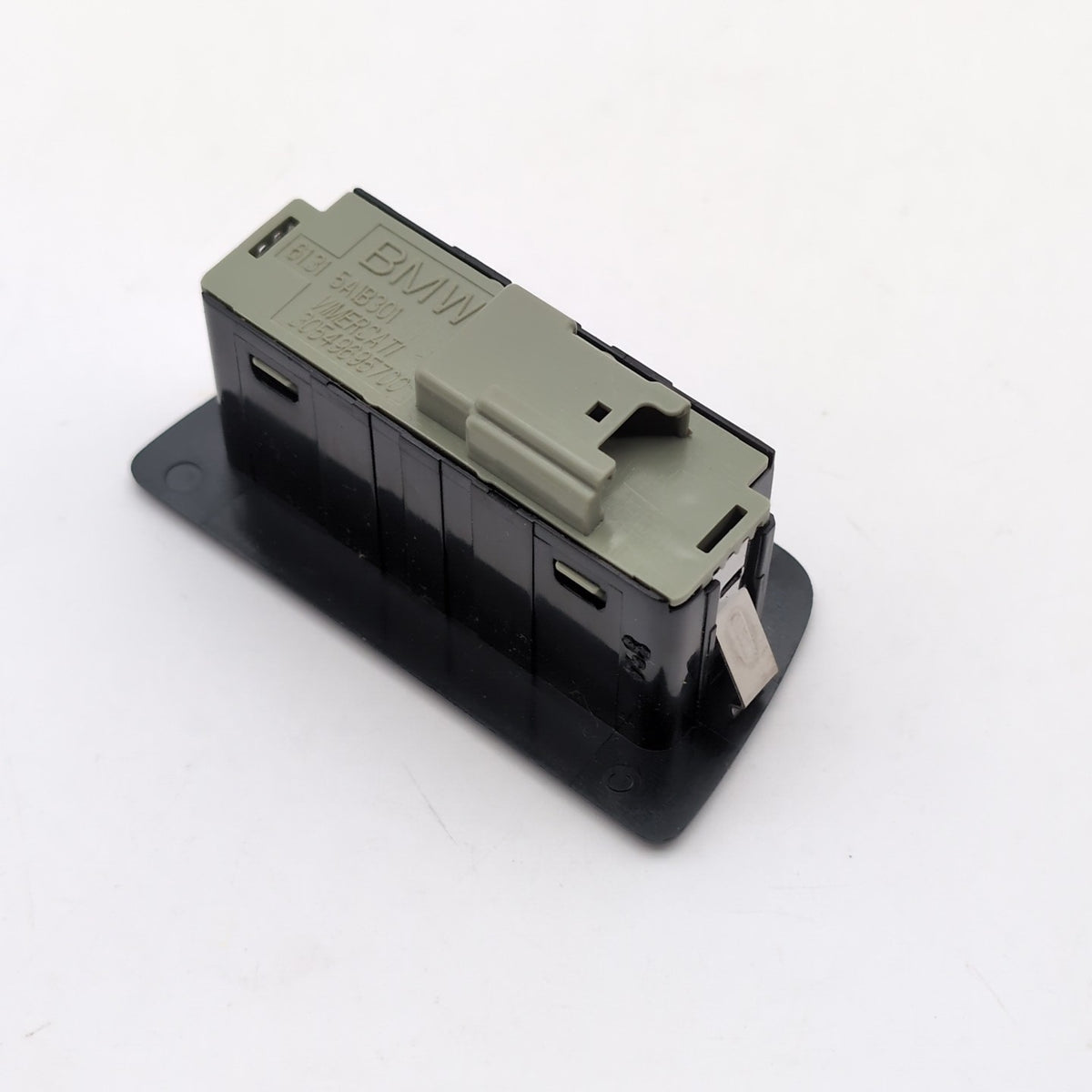 2021 - 2026 BMW 540i 530i i5 G60 M5 X1 X2 X3 Trunk Lid Tailgate Switch Button