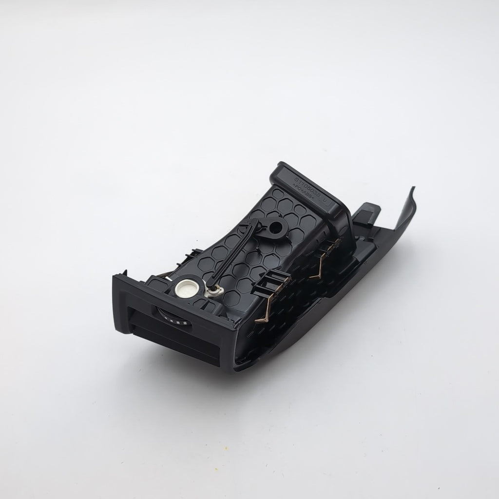 2014- 2021 BMW i3 I01 Hybrid Front Right Passenger Side Air Heat Cooling Vent