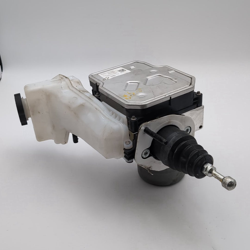 2025 Cadillac CT4 2.0L Master Cylinder ABS Brake Booster 85707837