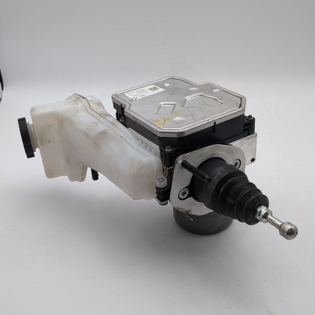 2025 Cadillac CT4 2.0L Master Cylinder ABS Brake Booster 85707837