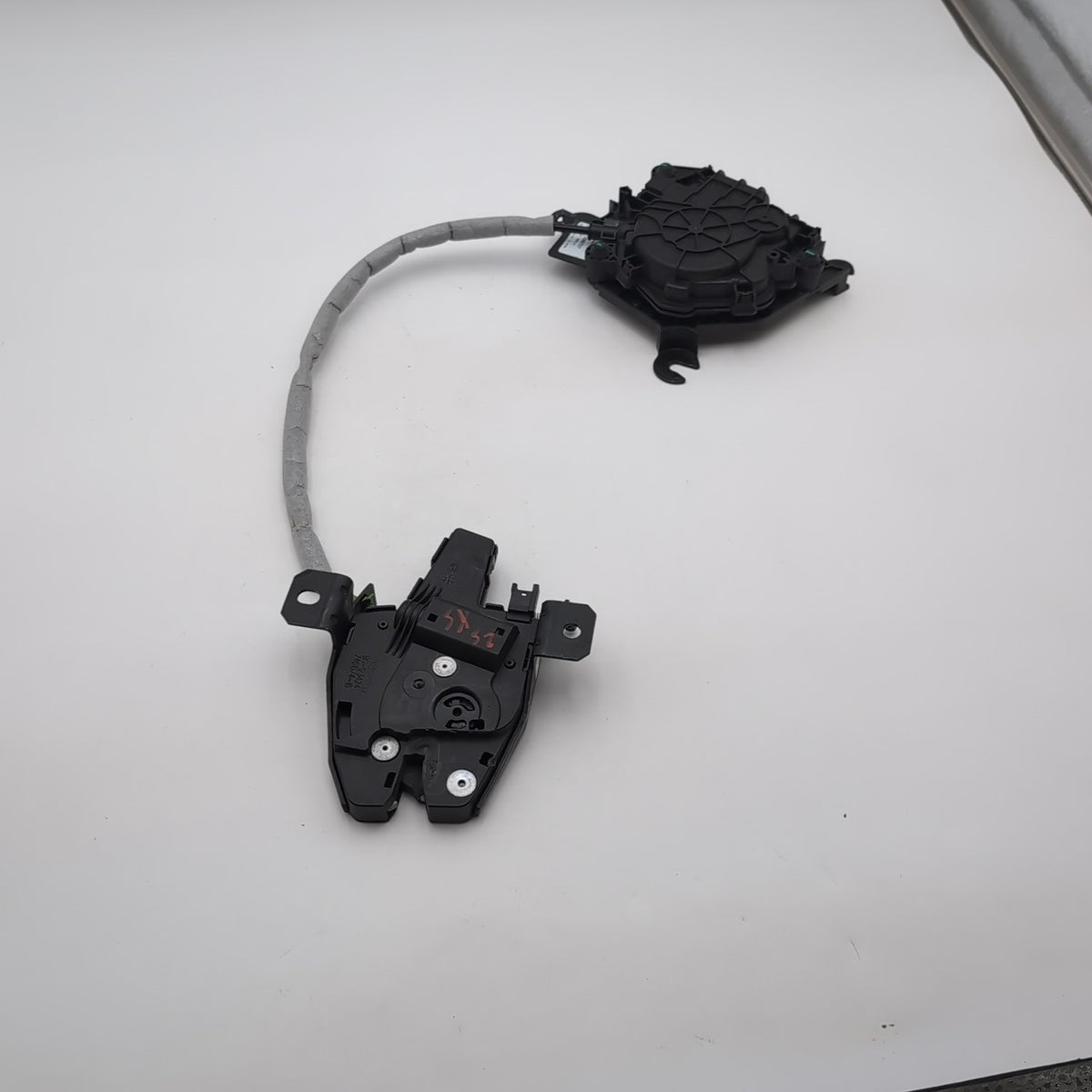 2023 2024 2025 BMW X5 G05 LEFT TAILGATE TRUNK LID LATCH LOCK ACTUATOR W/ MOTOR