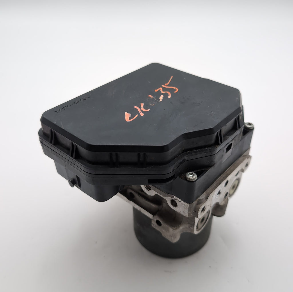 2017 Toyota Sienna 3.5L ABS Anti-Lock Brake Pump Control Unit 44540-08260