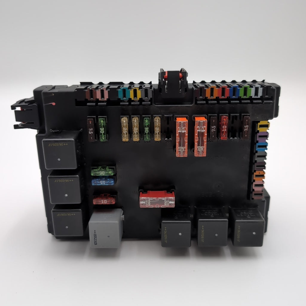 2007 2008 2009 Mercedes W221 S550 Rear Trunk Fuse Relay Junction Box A2215403050