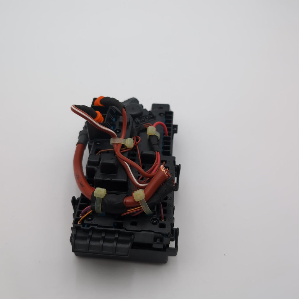 2022 - 2025 BMW X1 X2 iX B+ Positive Power Distribution Fuse Relay Box 8720724