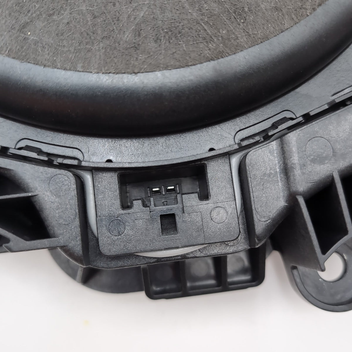 2024 2025 2026 BMW 530i 540i G60 Right Subwoofer Speaker 5A5AF88