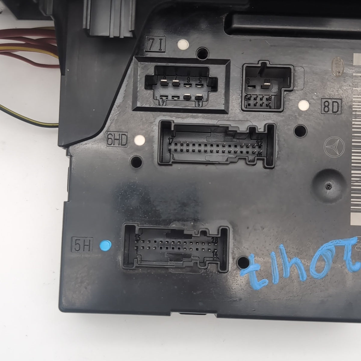 2012- 2016 Mercedes R172 SLK250 SLK350 Rear Fuse Relay Box Module A1729060005