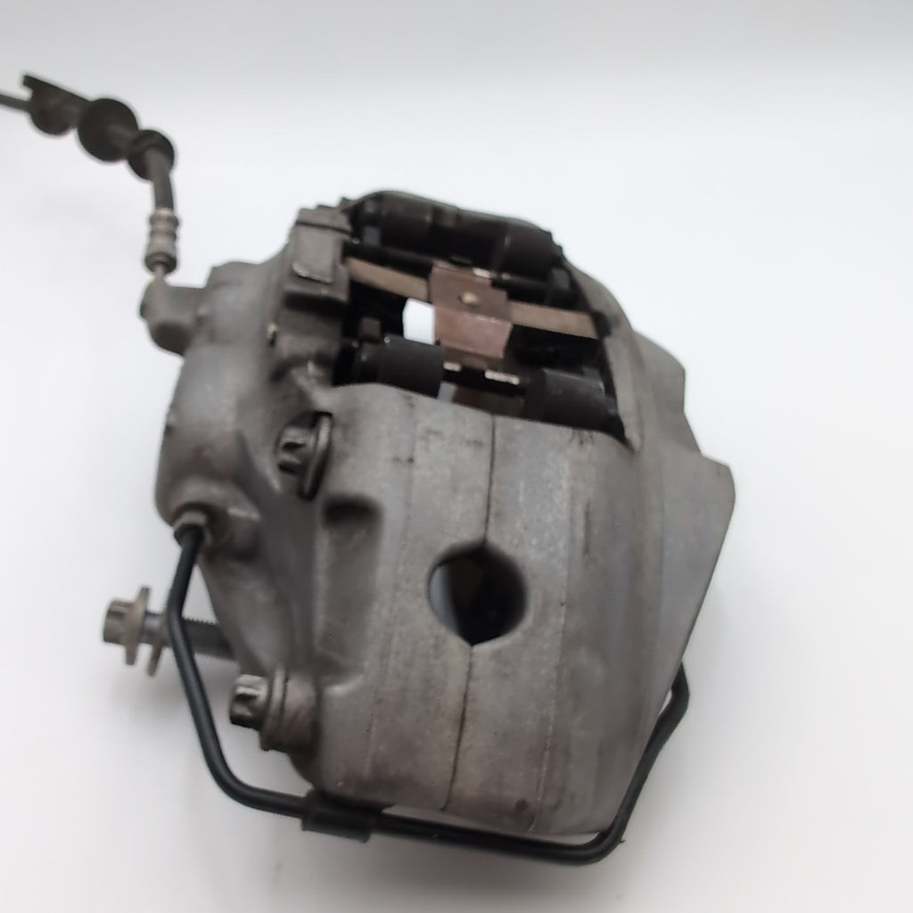 2025 BMW 540ix Front Right Brake Caliper Brembo 6899128