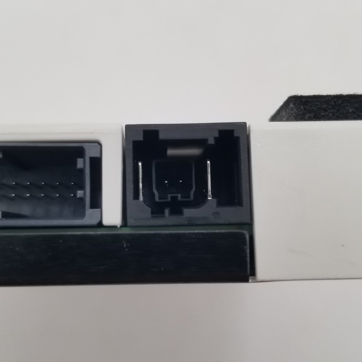 2024 2025 BMW XM IX i7 X5 Telematics Antenna Control Module 5B358F4