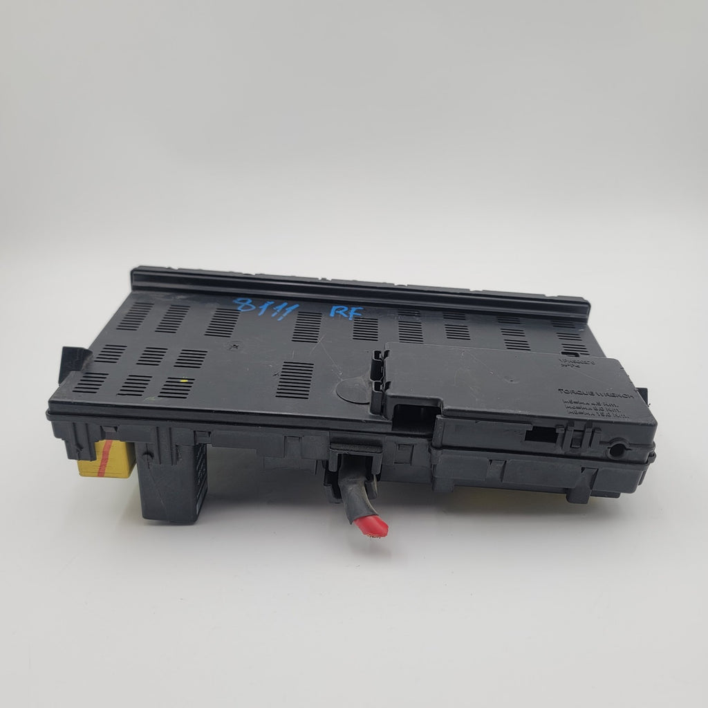 2003 2004 2005 Land Rover L322 FRONT DASH DISTRIBUTION FUSE BOX RELAY 8380407