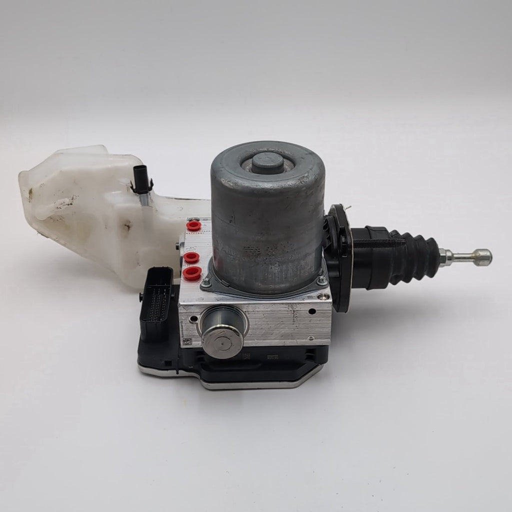2025 Cadillac CT4 2.0L Master Cylinder ABS Brake Booster 85707837