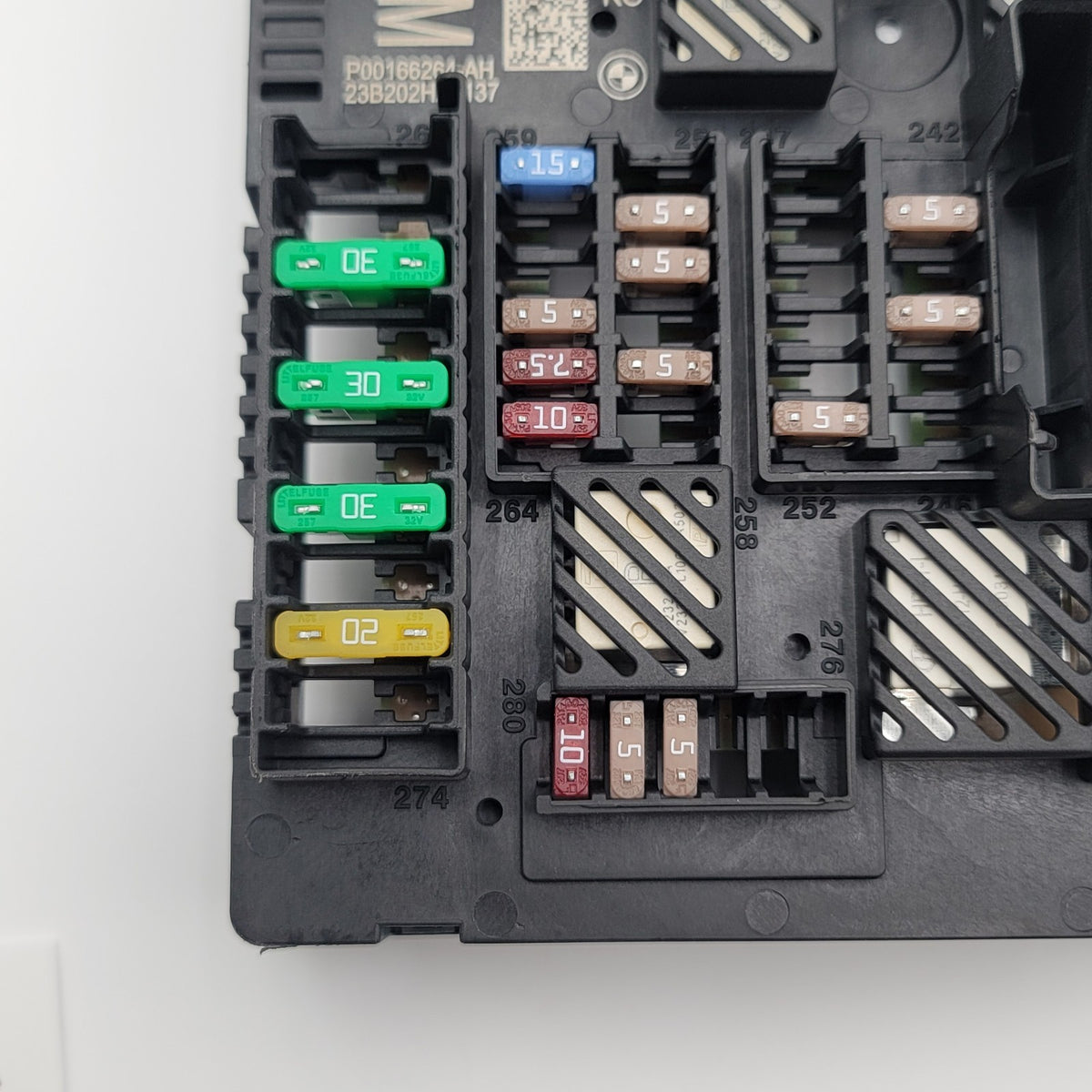 2018- 2023 BMW X4 X3 G02 G01 FUSE BOX REAR CONTROL SWITCH 5A04502 8795478 OEM