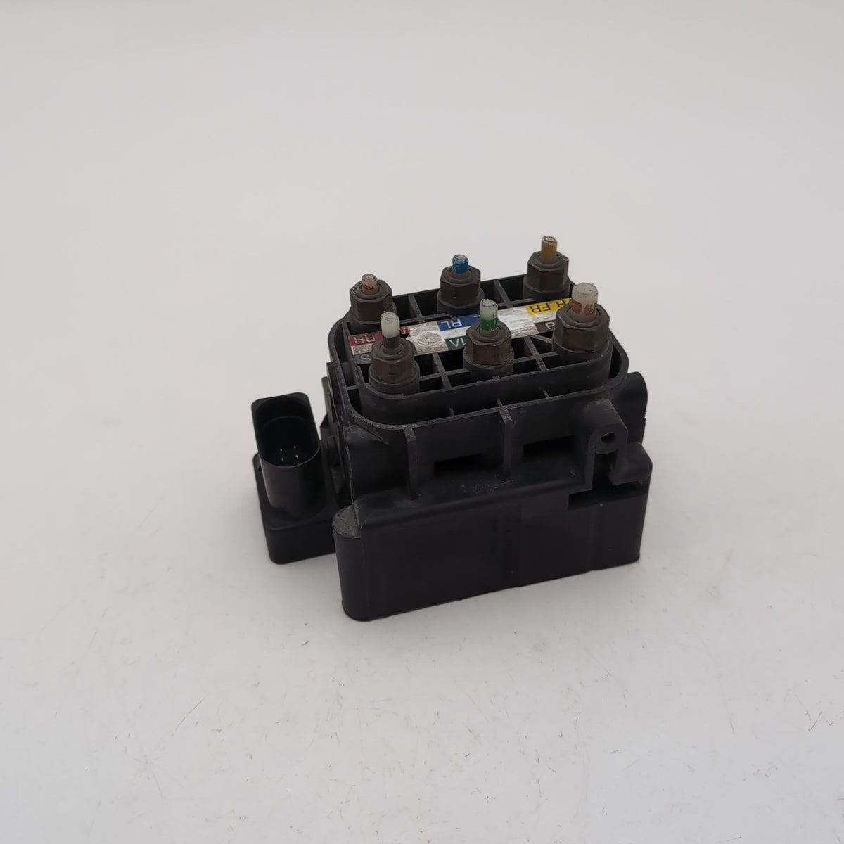 2007- 2009 MERCEDES BENZ W221 S550 AIRMATIC AIR SHOCK SUSPENSION VALVE BLOCK