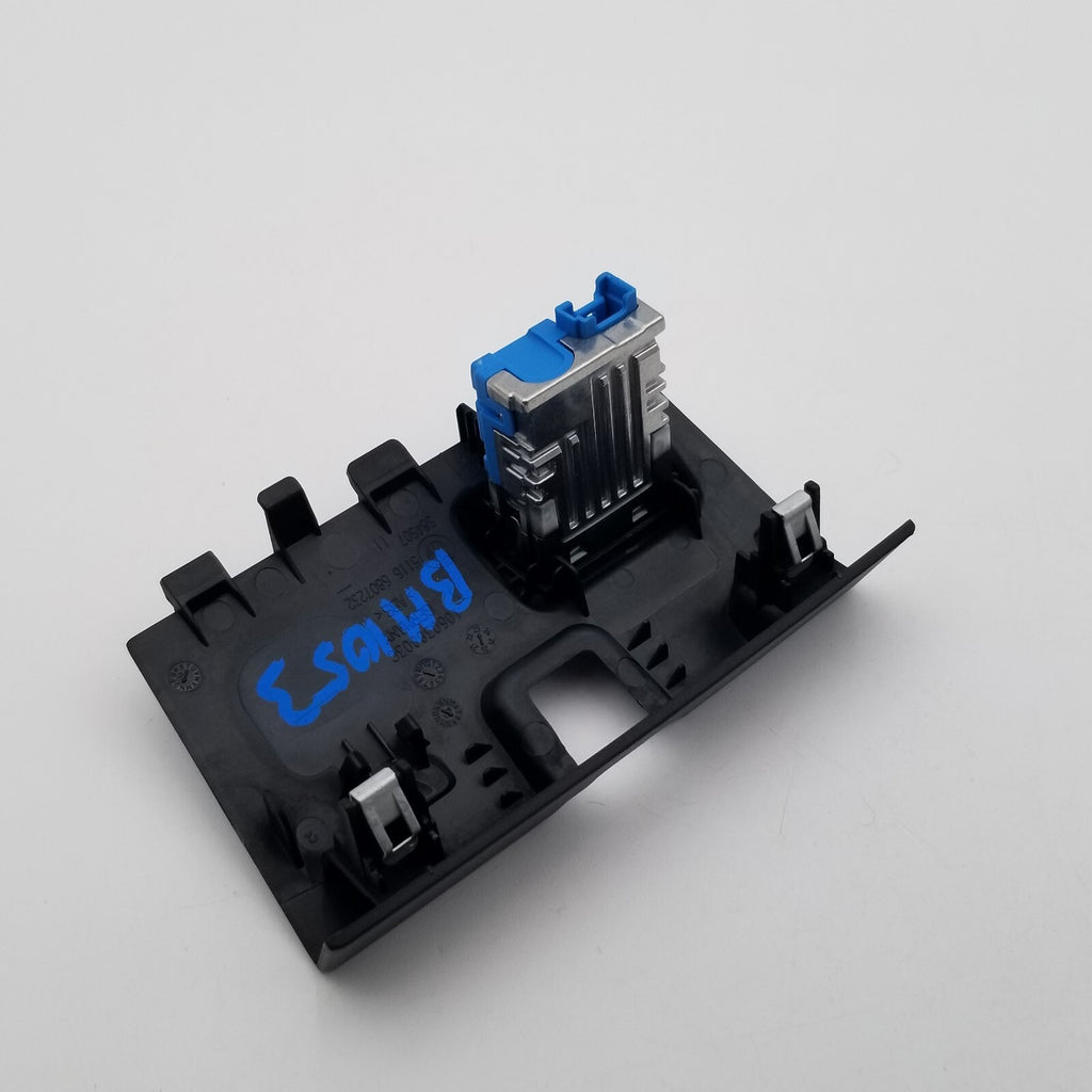 2019- 2024 BMW 330i G20 USB-C INTERFACE CHARGING PORT PLUG w/ TRIM