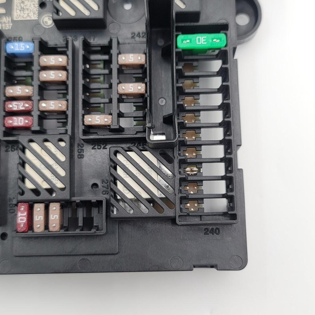 2018- 2023 BMW X4 X3 G02 G01 FUSE BOX REAR CONTROL SWITCH 5A04502 8795478 OEM
