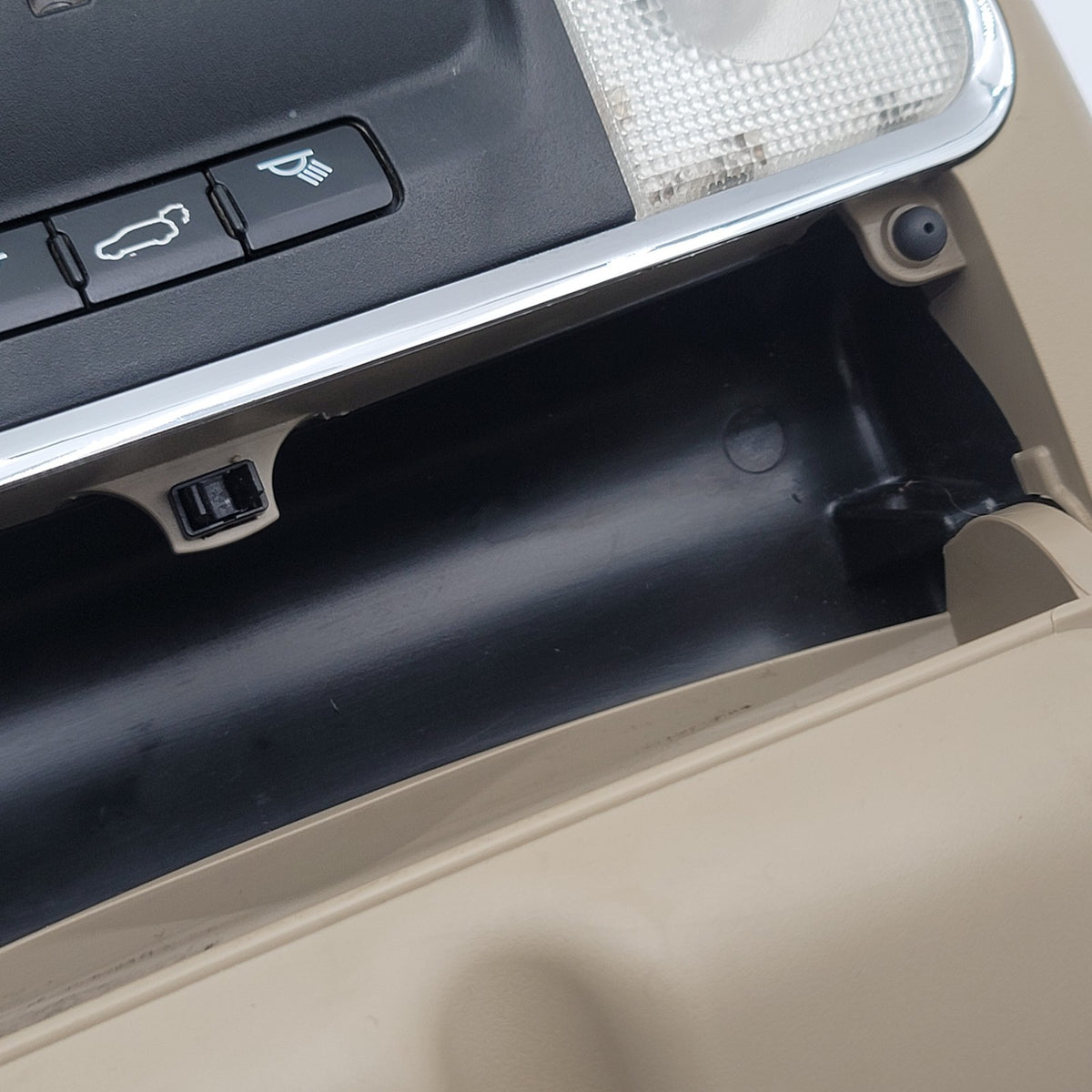 2011- 2014 GRAND CHEROKEE Overhead Console Dome Light Roof Interior Lights