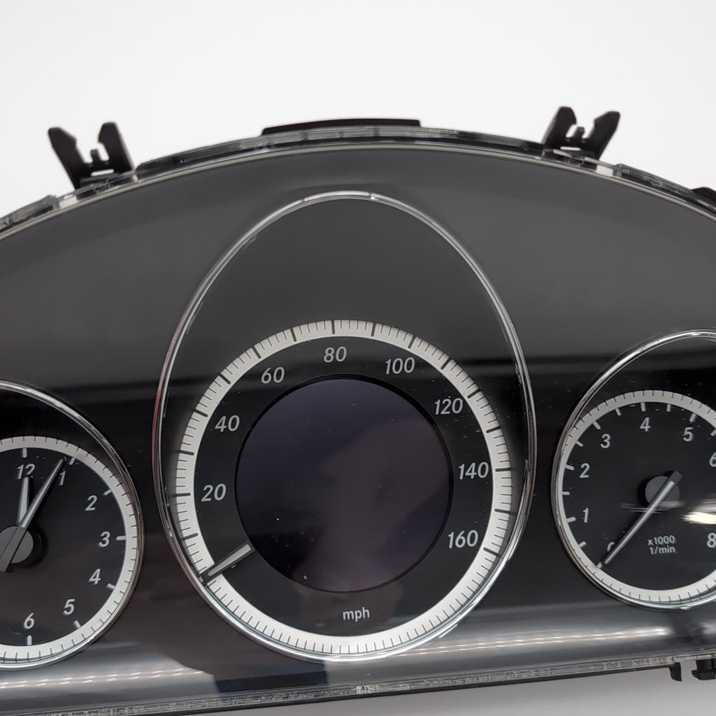 2010 - 2013 Mercedes E350 Instrument Cluster Gauge Speedometer A2129003813