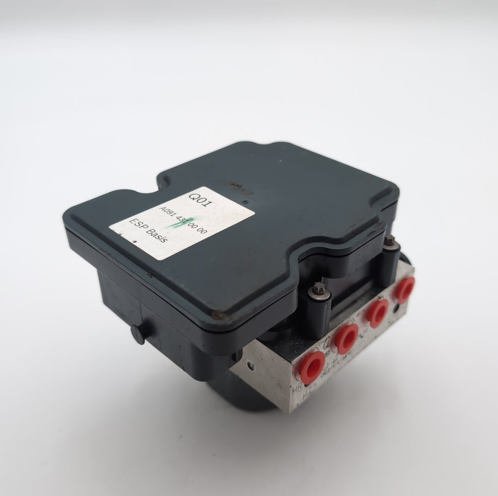 2017 2018 2019 Infiniti QX30 2.0L ABS Anti Lock Brake Pump Control A0914310000