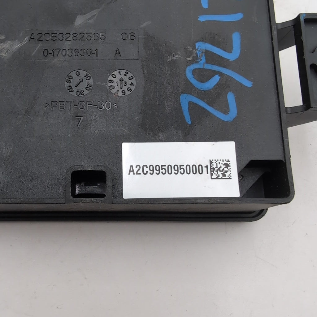 2015 2016 2017 2018 Porsche Macan Parking Brake Control Module OEM 95B907801C