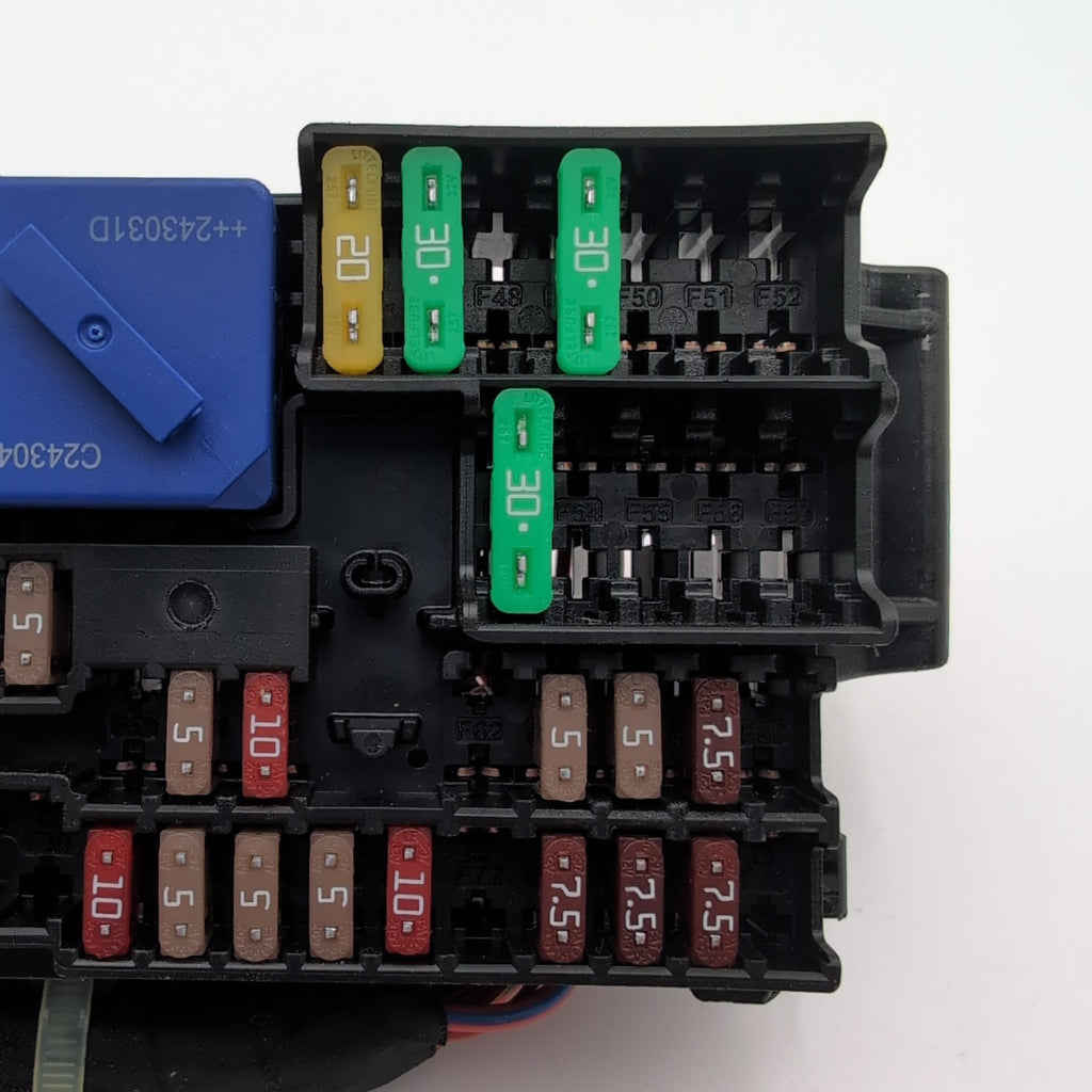 2022 - 2026 BMW 228i F74 X1 X2 iX B+ Positive Power Distribution Fuse Relay Box