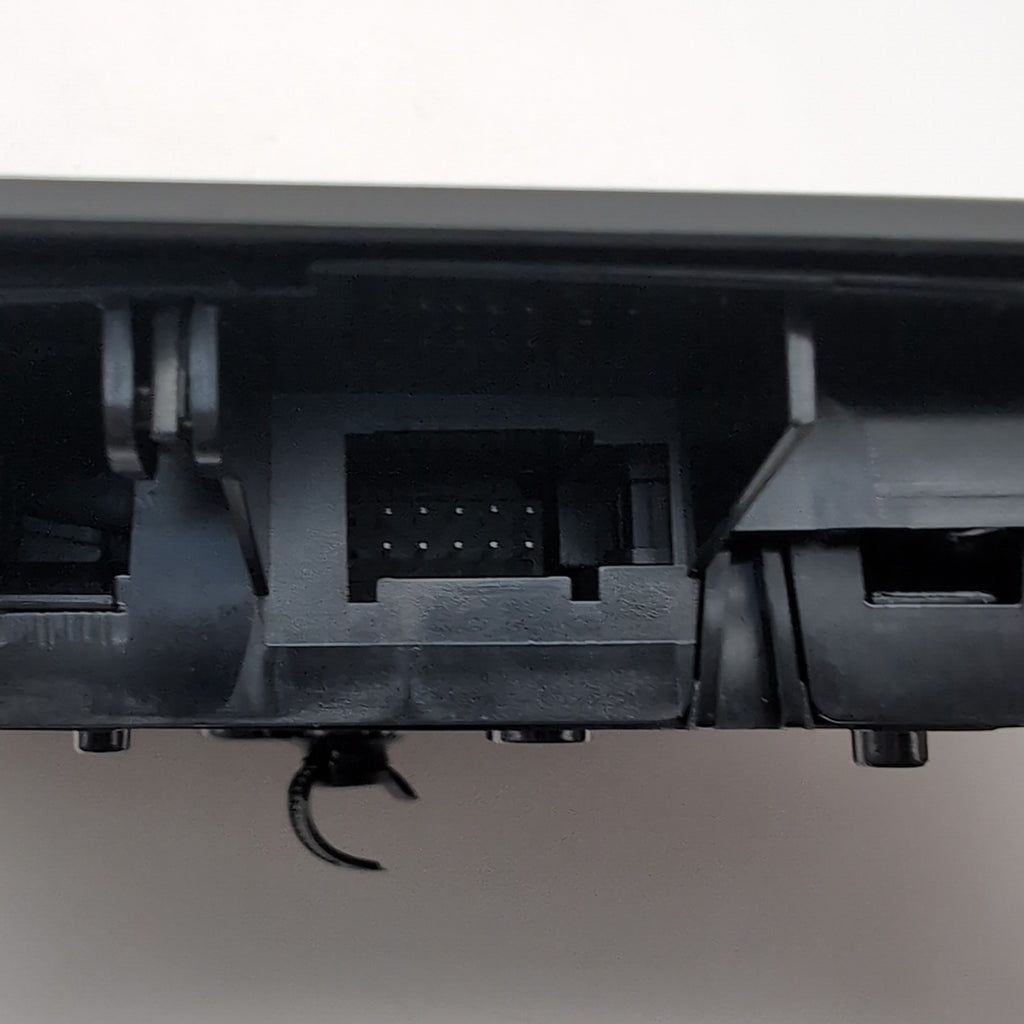 2024 2025 BMW X2 U10 Front Overhead Dome Light Sunroof Switch 5B68487 CAMERA