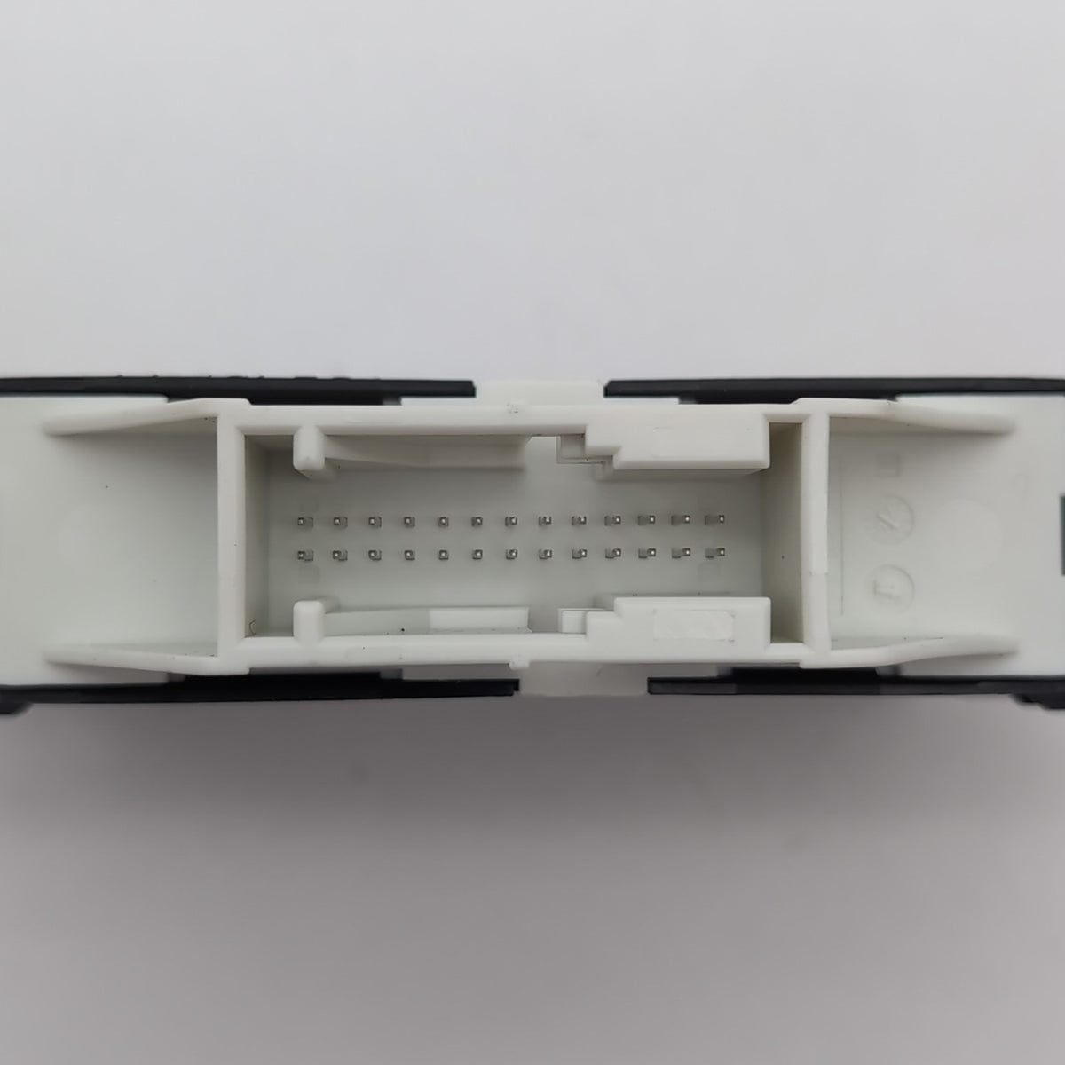 2023 - 2026 BMW G60 G70 X1 X2 X5 X7 USS Ultrasonic Parking Sensor Module