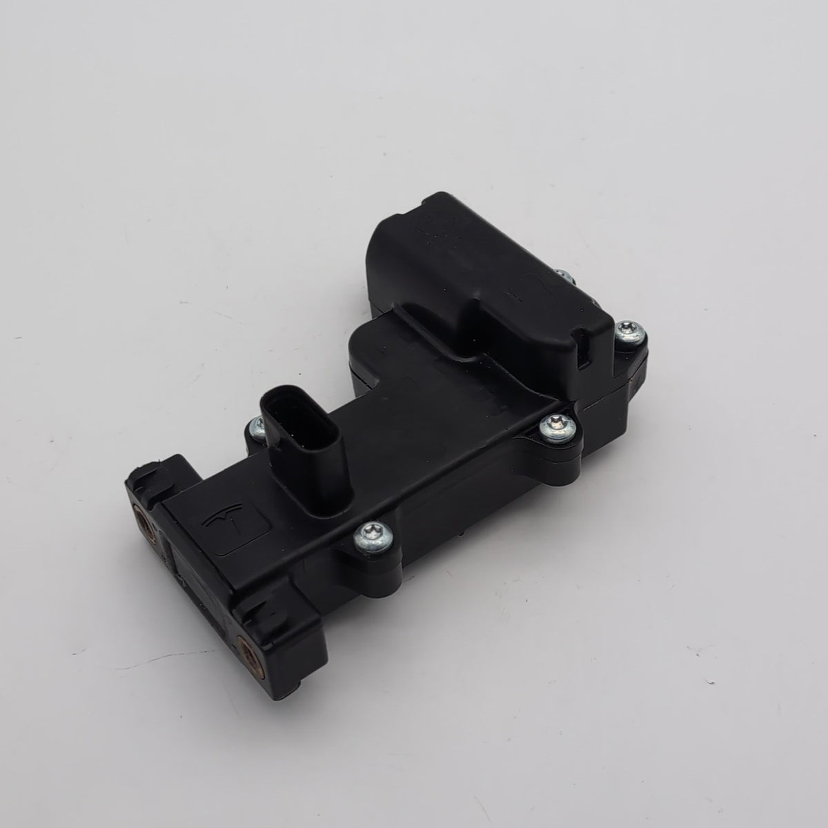 2016- 2020 Tesla Model X Front Left Door Control Unit Module 1045353-00-B OEM