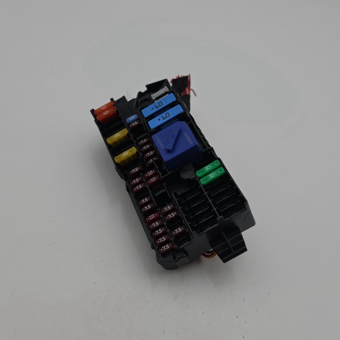 2023 - 2026 BMW 530i G60 G45 G70 G90 Right Power Distribution Fuse Box 5A039C3